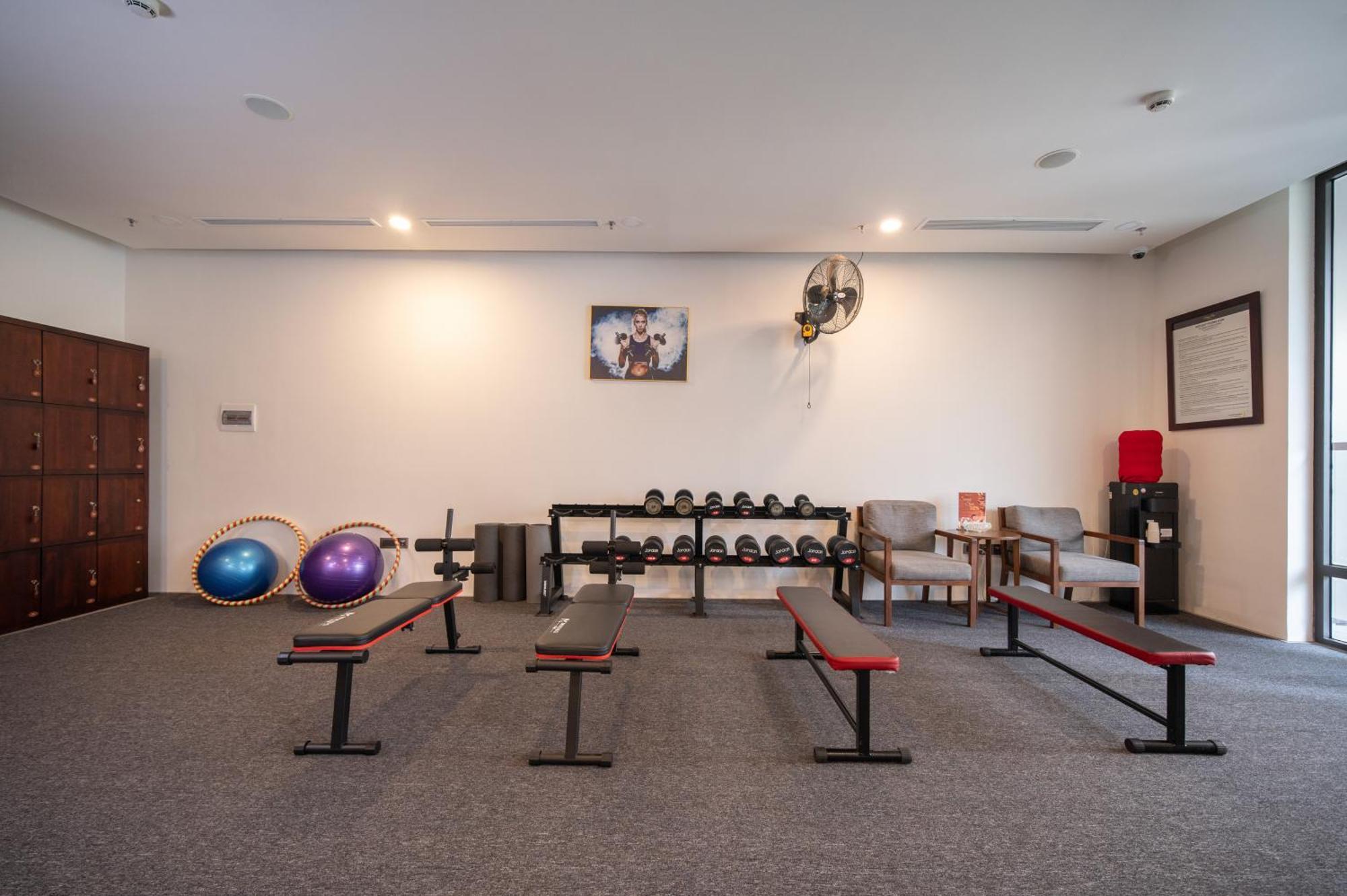 Senna Hue Hotel Ngoại thất bức ảnh The gym at the hotel