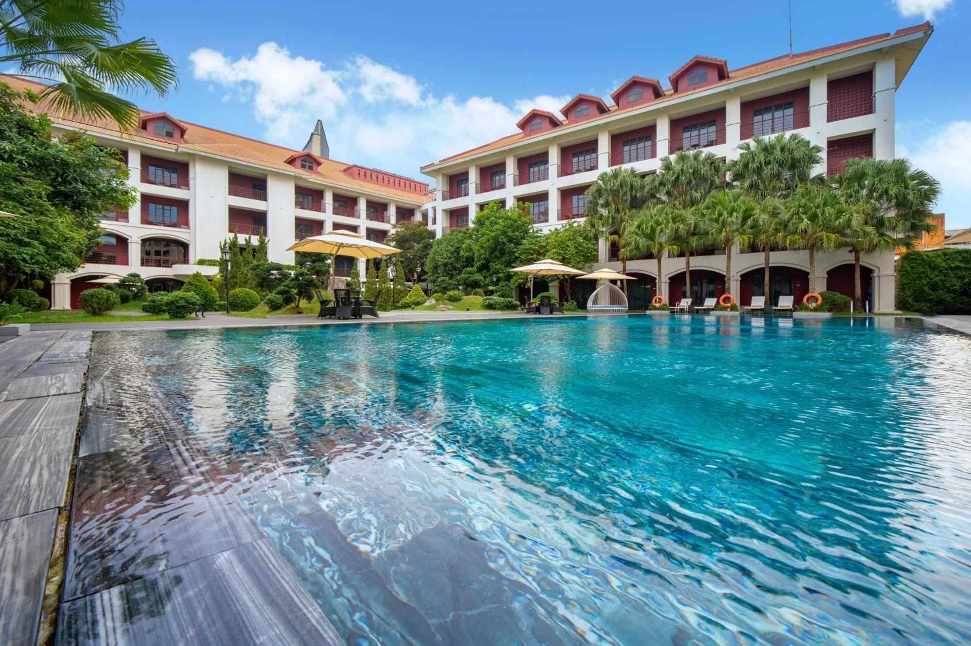 Senna Hue Hotel Ngoại thất bức ảnh The Royal