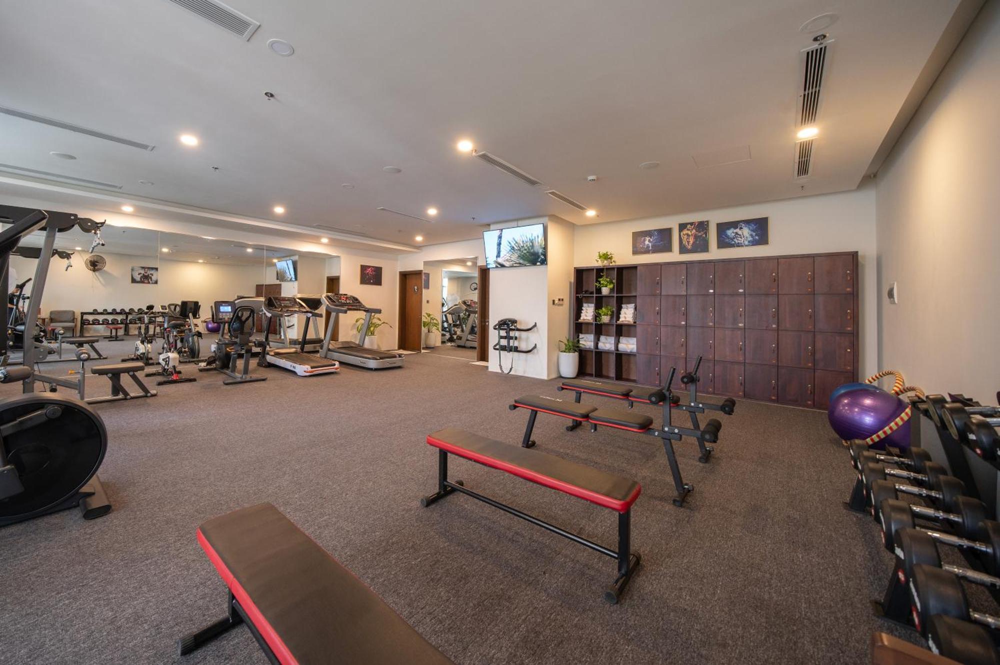 Senna Hue Hotel Ngoại thất bức ảnh The gym at the hotel