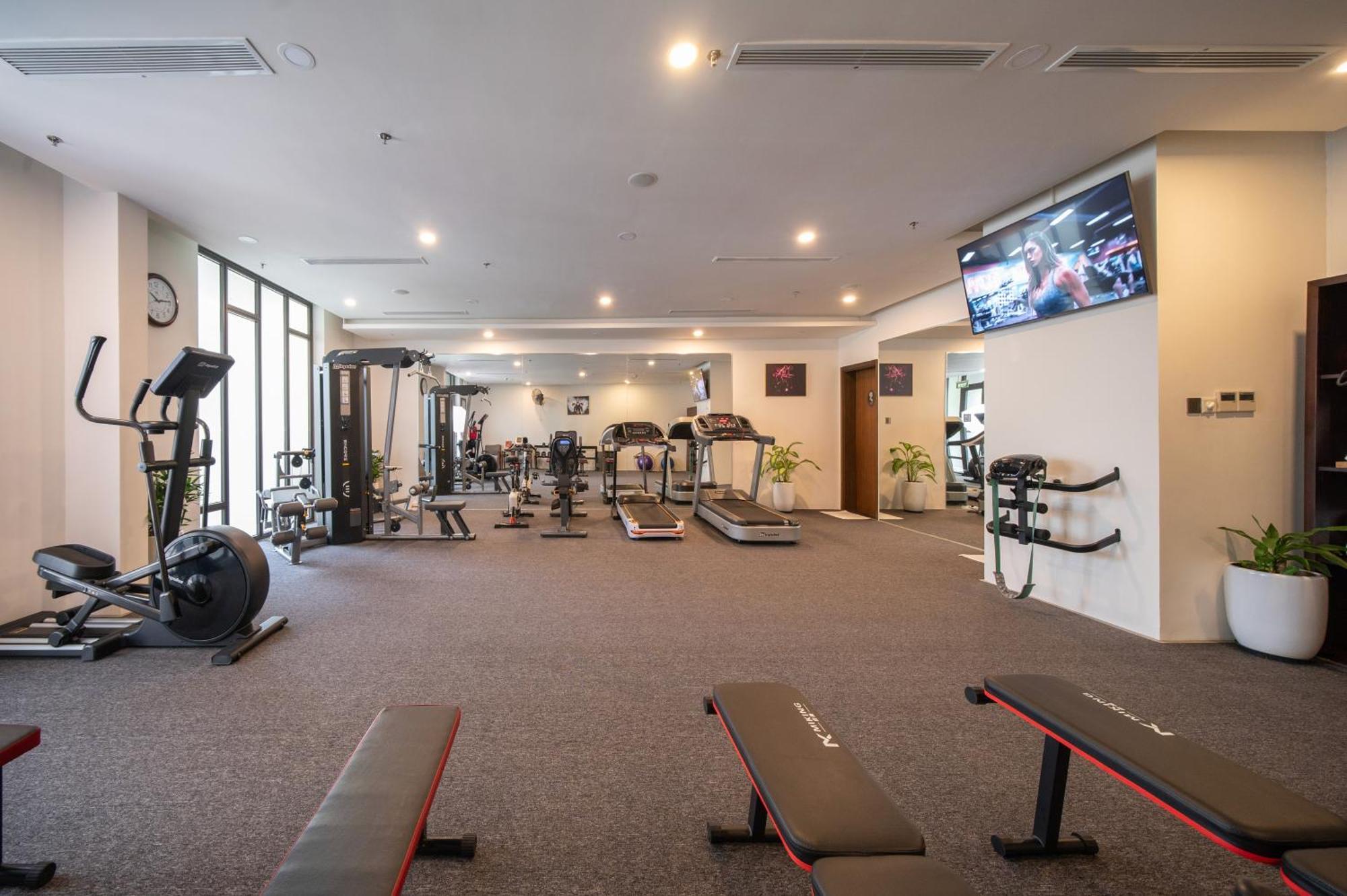 Senna Hue Hotel Ngoại thất bức ảnh The gym at the hotel